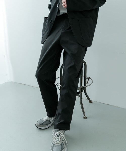 ITEMS URBANRESEARCH（アイテムズ アーバンリサーチ）の「『セットアップ対応』マシンウォッシャブルピケテーパードパンツ（その他パンツ・メンズ・BLK/KHK/NVY・M/L）」の15枚目の写真