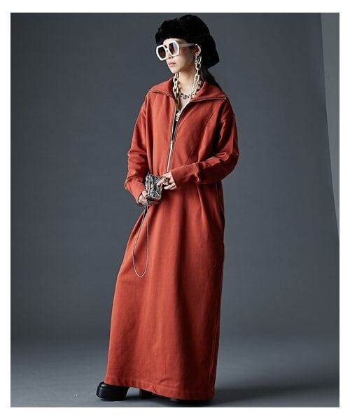 nissen（ニッセン）の「綿100％ハーフジップスウェットマキシワンピース＜大きいサイズ有＞GEVS.（ワンピース・レディース・テラコッタ/杢グレー/黒・M/L/LL/3L/4L/5L/6L/8L/10L）」の21枚目の写真