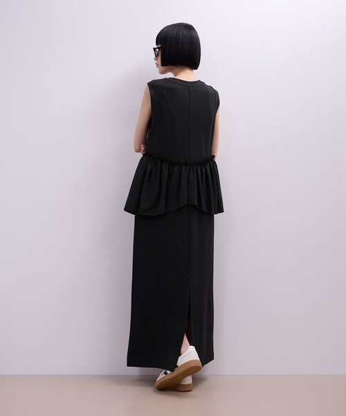 ADAM ET ROPE'(アダムエロペ)の「【WEB限定】ペプラムロングワンピース(ワンピース・レディース・ブラック/チャコール/ブラウン・F)」の11枚目の写真
