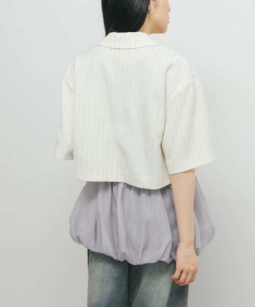 KBF（ケイビーエフ）の「ストライプショートジャケット（テーラードジャケット・レディース・IVORY/CHARCOAL・one）」の6枚目の写真