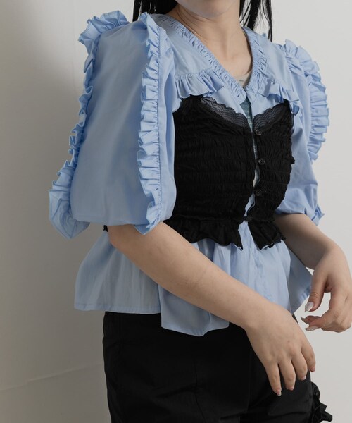 THE GOODLAND MARKET（ザグッドランドマーケット）の「old honey　68℃ bustier shirt（シャツ/ブラウス・レディース・L.blue/white・FREE）」の3枚目の写真