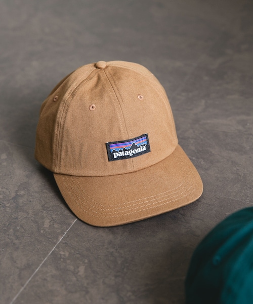 URBAN RESEARCH DOORS（アーバンリサーチドアーズ）の「patagonia　P-6 Label Trad Cap（キャップ・メンズ・CASG/DRBN/BLK・one）」の2枚目の写真