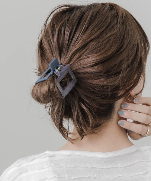 SMELLY（スメリー）の「スクエアマットカラーバンス（バレッタ/ヘアクリップ・レディース・BEG/BLU・-）」の2枚目の写真