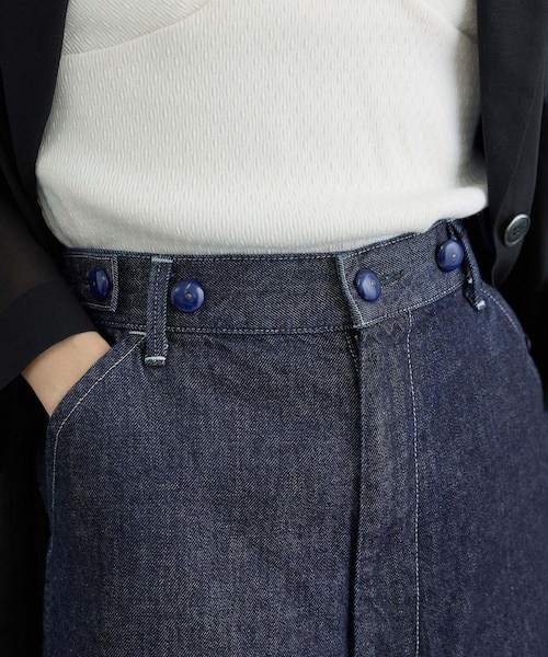 ADAM ET ROPE'(アダムエロペ)の「【KURO for SALON(クロ)】別注EASY TUCK DENIM INDIGO / デニムパンツ(デニムパンツ・レディース・ネイビー・0/1)」の20枚目の写真