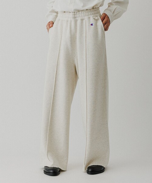 ADAM ET ROPE'（アダムエロペ）の「《別注》【Champion/チャンピオン】WIDE SWEAT PANTS（その他パンツ・メンズ・ブラック/グレー/ライトグレー・L/M/S/XL）」の17枚目の写真