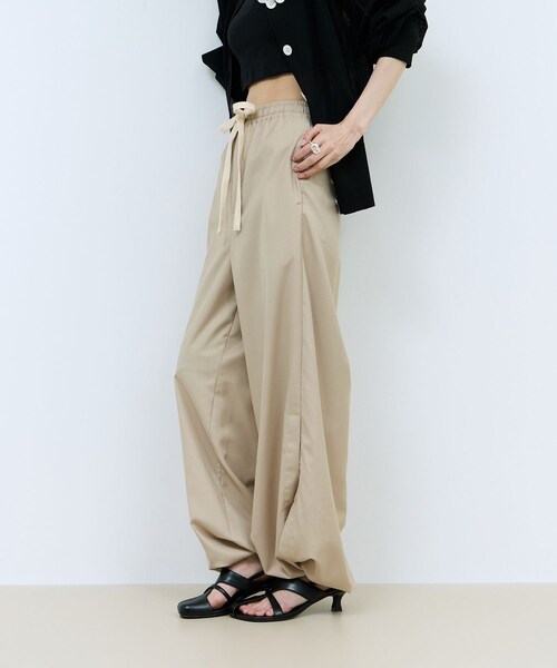 ADAM ET ROPE'（アダムエロペ）の「【WEB限定】サイドスリットパンツ（その他パンツ・レディース・ブラック/ベージュ系・34/36/38）」の11枚目の写真