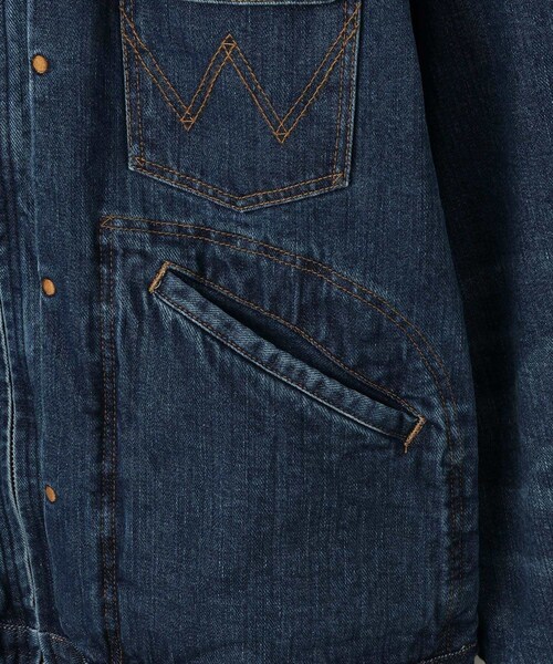 ADAM ET ROPE'(アダムエロペ)の「【PILLINGS x WRANGLER】DENIM JACKET(デニムジャケット・レディース・ブルー・M/S)」の12枚目の写真