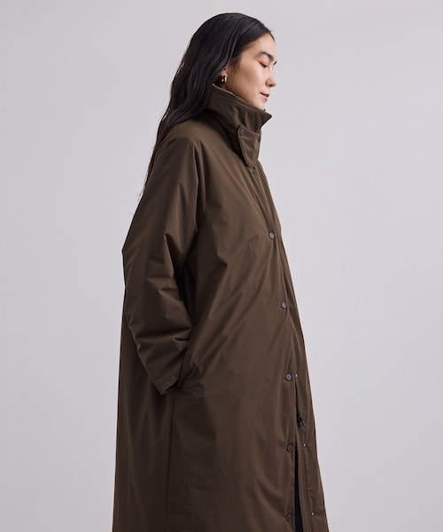 ADAM ET ROPE'(アダムエロペ)の「【J'aDoRe・店舗限定】【DESCENTE ALLTERRAIN(デサント オルテライン)for SALON】別注ステンカラーパフコート(ステンカラーコート・レディース・ブラウン/ベージュ系・F)」の11枚目の写真