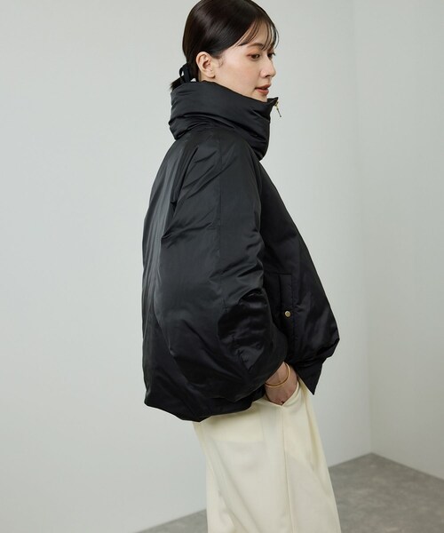 ROPE'（ロペ）の「ハイネックジップショート丈ダウンコート/イージーケア（ダウンジャケット/コート・レディース・ブラック/ネイビー・F）」の4枚目の写真