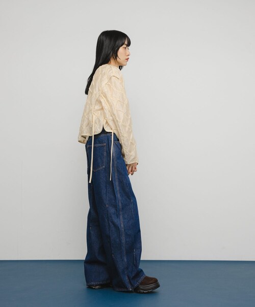 KBF（ケイビーエフ）の「シャーリングショートジャケット（ブルゾン・レディース・IVORY/BLACK・one）」の9枚目の写真