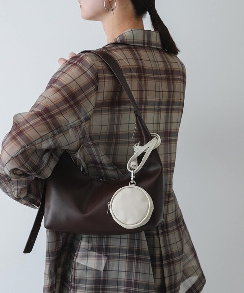 SENSE OF PLACE by URBAN RESEARCH（センスオブプレイスバイアーバンリサーチ）の「ラウンドポーチツキバッグ（ハンドバッグ・レディース・BLACK/BROWN/GREIGE・One）」の18枚目の写真