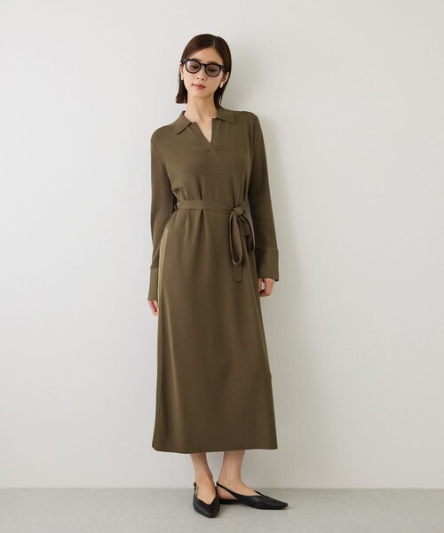 ROPE'（ロペ）の「【J'aDoRe・一部店舗限定サイズ】サテンコンビオープンカラーニットワンピース/イージーケア（ワンピース・レディース・ブラック/カーキ・F）」の6枚目の写真