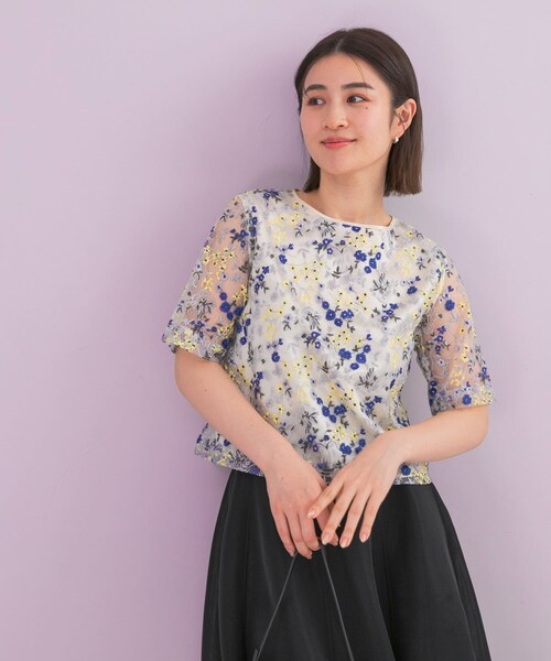 URBAN RESEARCH ROSSO（アーバンリサーチロッソ）の「フラワー刺繍セミシアーブラウス（シャツ/ブラウス・レディース・BLUE×YEL・Free）」の5枚目の写真