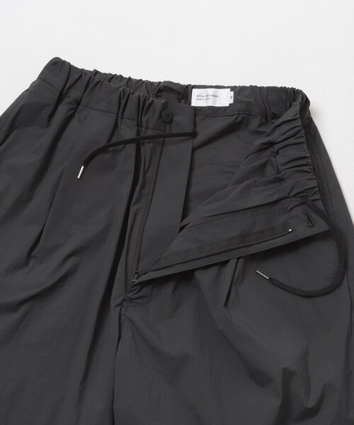 URBAN RESEARCH DOORS（アーバンリサーチドアーズ）の「STILL BY HAND　ナイロンテーパードパンツ（その他パンツ・メンズ・BLACK/CHARCOAL/GREIGE・44/46/48）」の13枚目の写真