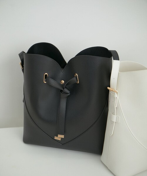 VIS（ビス）の「【A4収納】ハートカットバッグ(ラージサイズ)/追加（ショルダーバッグ・レディース・ブラック/キナリ/ピンク・F）」の7枚目の写真