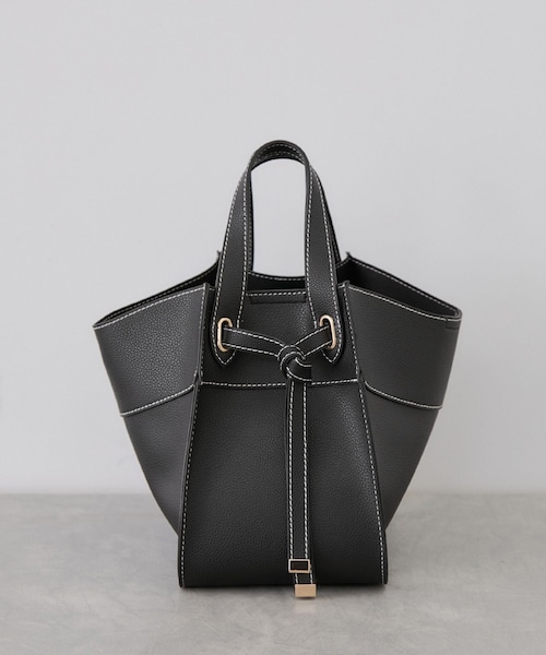 VIS(ビス)の「【復刻/J’aDoRe JUN ONLINE限定】フロントタイバッグ/マルチWAY(トートバッグ・レディース・ブラック/グレー系/ベージュ系・F)」の1枚目の写真