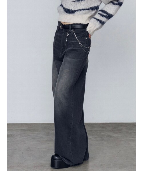 EMODA（エモダ）の「アートステッチワイドルーズジーンズ（デニムパンツ・レディース・ブラック・S/M）」の2枚目の写真