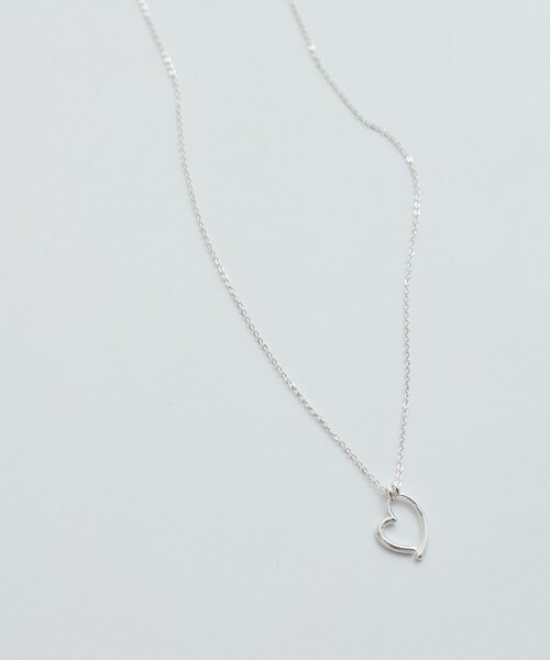 VIS（ビス）の「スウィングハートラインネックレス（ネックレス・レディース・ゴールド/シルバー・F）」の4枚目の写真