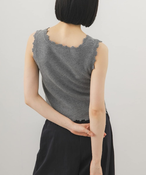 KBF（ケイビーエフ）の「クロシェスカラップタンクトップ（タンクトップ・レディース・IVORY/TOP GRAY/NAVY・One）」の2枚目の写真