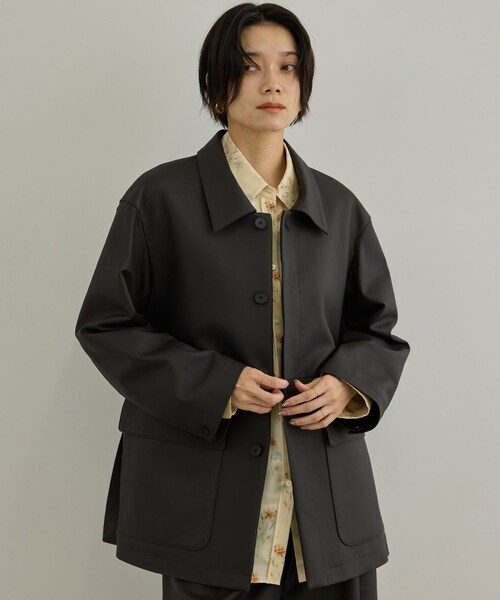 ADAM ET ROPE'(アダムエロペ)の「ラムレザーカバーオール / セットアップ対応(カバーオール・レディース・ダークブラウン/ベージュ・F)」の10枚目の写真