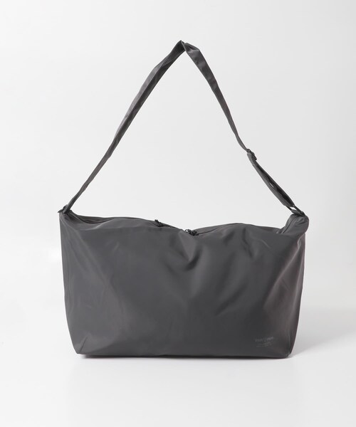 URBAN RESEARCH DOORS(アーバンリサーチドアーズ)の「『撥水』『別注』YAKPAK×DOORS SHOULDER BAG(ショルダーバッグ・メンズ・CHARCOAL 2/BLACK/GREIGE/CHARCOAL/GREIGE 2・-)」の15枚目の写真