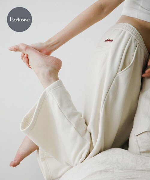 URBAN RESEARCH(アーバンリサーチ)の「『別注』THOUSAND MILE×URBAN RESEARCH KNIT FREECE LONG PANTS(その他パンツ・レディース・OFF WHITE/BORDEAUX/BLACK・M/L)」の4枚目の写真