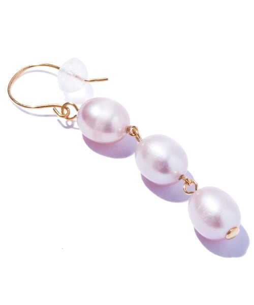 ROPE'（ロペ）の「【WEB限定】【les bonbon (ル ボンボン)】cocoon pearl hook pierce PK（ピアス（両耳用）・レディース・ピンク・F）」の16枚目の写真