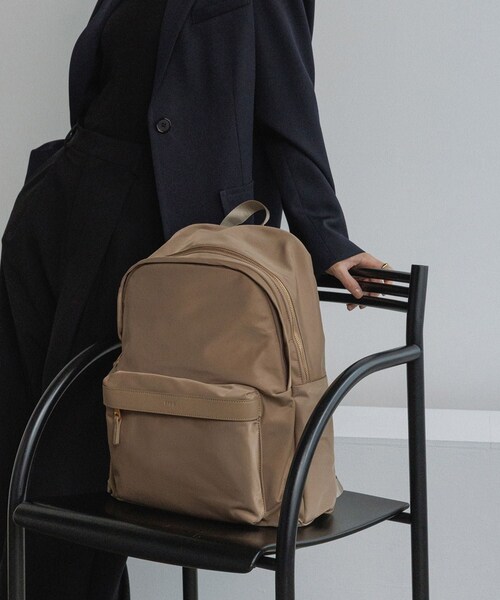 ROPE'(ロペ)の「【E'POR】【A4/PC対応・撥水・軽量】Pac Sac(パックサック)【26SS/新型】/累計1万点販売・一部WEB限定(バックパック/リュック・レディース・ブラック/グレー/ダークブラウン/ベージュ・F)」の4枚目の写真