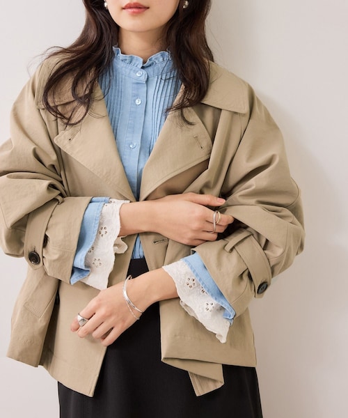 VIS（ビス）の「ショートトレンチコート/UVケア・撥水・花粉ガード（トレンチコート・レディース・ベージュ系/ネイビー・F）」の17枚目の写真