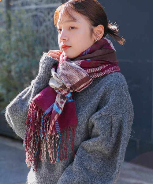 KBF（ケイビーエフ）の「リバーシブルチェックストール（マフラー・レディース・BLUE/BEIGE/BURGUNDY・one）」の3枚目の写真