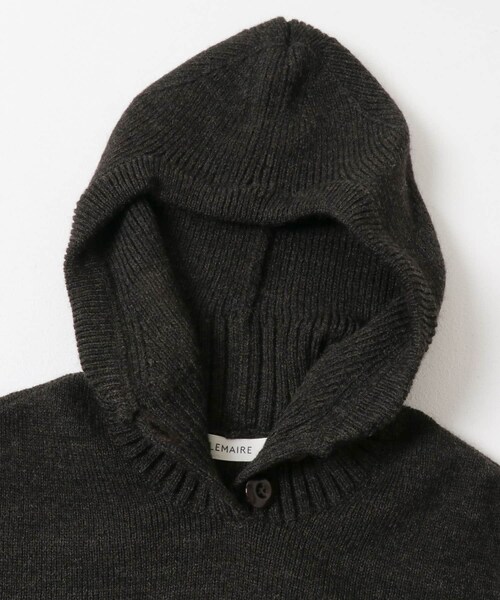 URBAN RESEARCH(アーバンリサーチ)の「LEMAIRE SWEATER WITH HOOD(ニット/セーター・レディース・D ESPRESSO/L CREAM・S)」の7枚目の写真