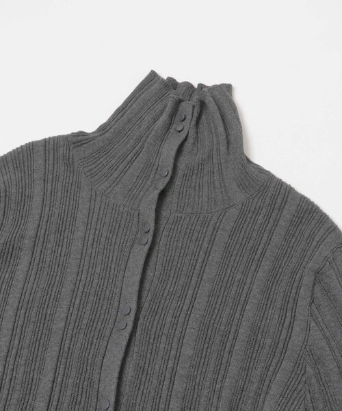 KBF（ケイビーエフ）の「ボタンアップランダムRIBニット（ニット/セーター・レディース・L.BEIGE/BROWN/CHARCOAL・One）」の13枚目の写真
