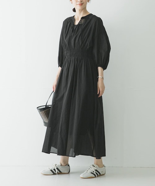 URBAN RESEARCH(アーバンリサーチ)の「コットンボイルシャーリングワンピース(ワンピース・レディース・BLACK/BROWN・Free)」の1枚目の写真
