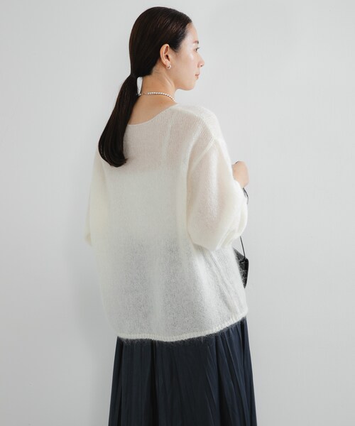 URBAN RESEARCH(アーバンリサーチ)の「ヘアリールーズニット(ニット/セーター・レディース・L.PINK/RED/L.BLUE/TOP GRAY/OFF WHITE・Free)」の11枚目の写真