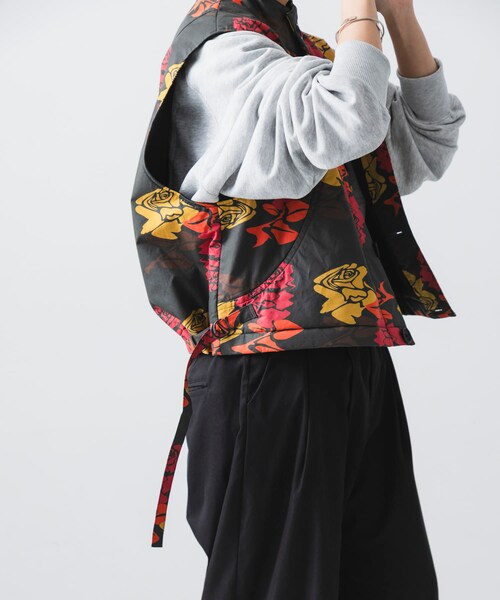 URBAN RESEARCH（アーバンリサーチ）の「COGNOMEN　W.FANTASISTA FLOWER VEST（その他アウター・メンズ・CHARCOAL/ORANGE・Free）」の9枚目の写真