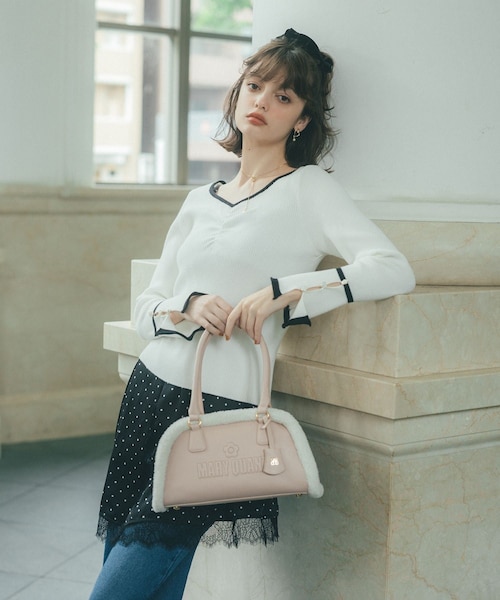 VIS(ビス)の「【MARY QUANT×VIS】袖デイジーボタンVネックリブニット(ニット/セーター・レディース・ブラック/グレー/キナリ/レッド系・F)」の7枚目の写真