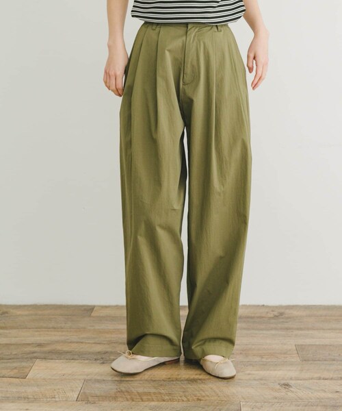 ITEMS URBANRESEARCH（アイテムズ アーバンリサーチ）の「ナイロンコクーンパンツ（その他パンツ・レディース・KHK/BEG/NVY・FREE）」の17枚目の写真