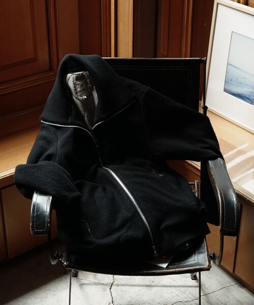 ADAM ET ROPE'（アダムエロペ）の「【mando/マンド】BLOUSON（ブルゾン・メンズ・ブラック・2/3）」の2枚目の写真