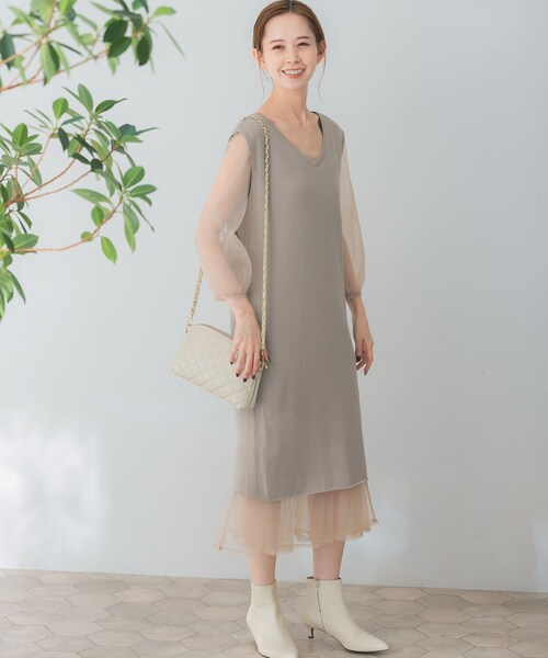 URBAN RESEARCH ROSSO（アーバンリサーチロッソ）の「TORRAZZO DONNA　ニット×オーガンジーリバーシブルワンピース（ワンピース・レディース・BEIGE/BLACK・FREE）」の20枚目の写真