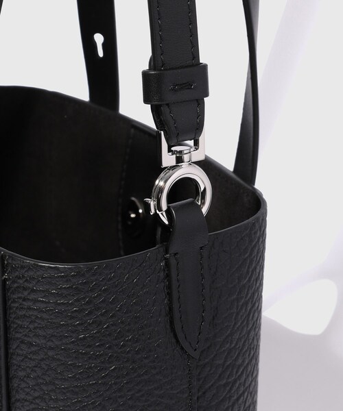 ADAM ET ROPE'(アダムエロペ)の「【Maison Margiela/メゾン マルジェラ】SHOPPING VERTICAL MINI(ショルダーバッグ・メンズ・ブラック・F)」の13枚目の写真