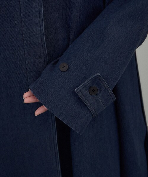 ADAM ET ROPE'(アダムエロペ)の「デニムテントシルエットステンカラーコート(ステンカラーコート・レディース・ネイビー系・F)」の22枚目の写真