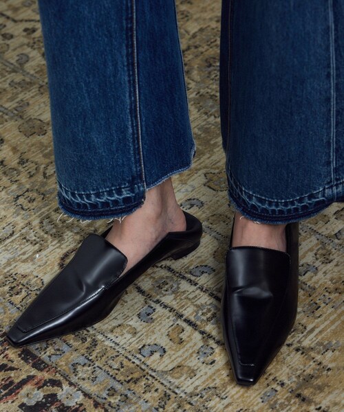ADAM ET ROPE'（アダムエロペ）の「【J'aDoRe限定】【BRENTELLA（ブレンテッラ）】DENISE / ロングノーズローファー（ローファー・レディース・ブラック・35.5/36.5/37.5/38.5）」の5枚目の写真