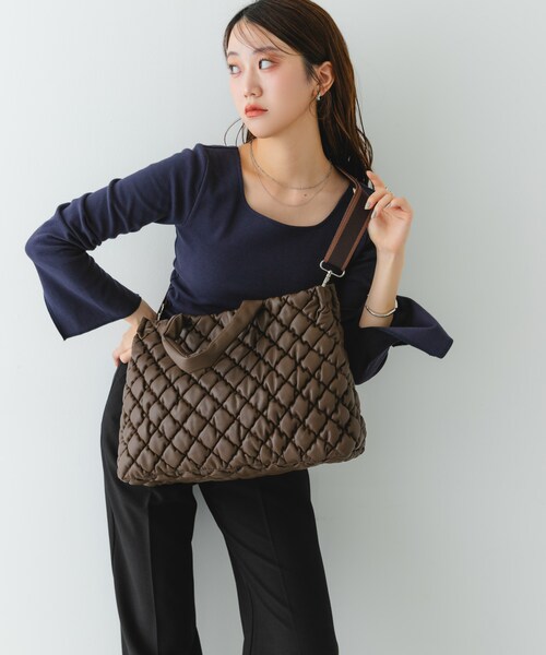 RODE SKO（ロデスコ）の「テープショルダーキルティングバッグ（ショルダーバッグ・レディース・TAUPE/DARK BROWN・one）」の11枚目の写真