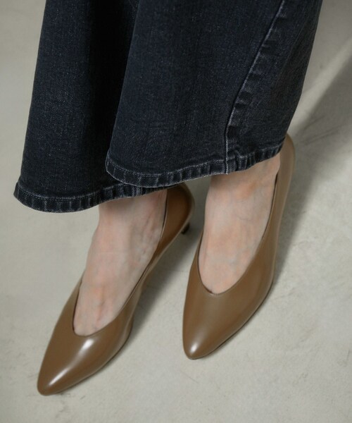 ADAM ET ROPE'(アダムエロペ)の「【BRENTELLA(ブレンテッラ)】EMMNUELLE/レザーパンプス(パンプス・レディース・ブラウン系・35.5/36.5/37.5/38.5)」の22枚目の写真