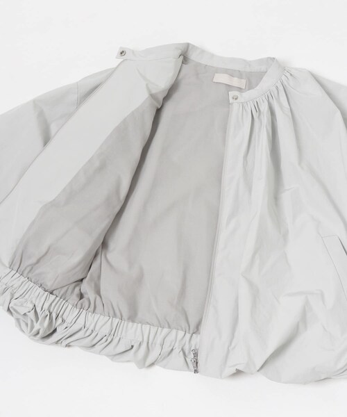 URBAN RESEARCH（アーバンリサーチ）の「AMOMENTO　NECKSHIRRING VOLUMEJUMPER（ノーカラージャケット・レディース・L GREY・0）」の6枚目の写真