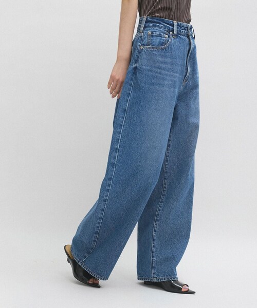 ADAM ET ROPE'(アダムエロペ)の「【NEEDBY for ADAM ET ROPE'】別注 ANGIE(デニムパンツ・レディース・ブラック/ブルー・23/24/25/26)」の20枚目の写真