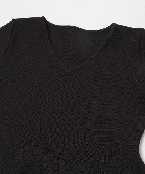 URBAN RESEARCH ROSSO（アーバンリサーチロッソ）の「『一部WEB限定カラー』フォルムニットVネックワンピース（ワンピース・レディース・BLACK/BROWN/RED・36/38）」の10枚目の写真
