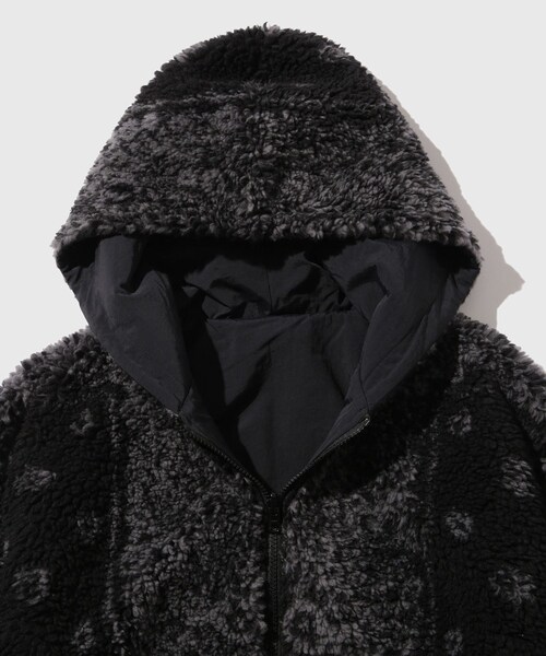 ADAM ET ROPE'(アダムエロペ)の「【NOMA RHYTHM TEXTILE/ノーマリズム テキスタイル】DYG Reversible Sherpa Hoody(パーカー・メンズ・ブラック・2/3)」の6枚目の写真