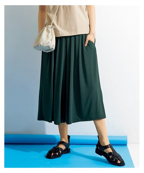 nissen（ニッセン）の「【接触冷感】さらひやカットソーワイドパンツ（接触冷感・UVカット）（７分丈）（パンツ・レディース・カーキ/ネイビー/黒/ネイビー系ストライプ/グレージュ/モカ/【ドロップ】ボルドー/ピスタチオイエロー/グリーン/パープル/オフホワイト・S/M/L/LL/3L/4L/5L/6L/8L/10L）」の7枚目の写真