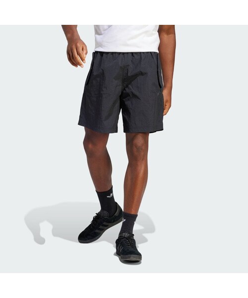 アディダス アドベンチャー カーゴショーツ（ジェンダーニュートラル）